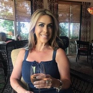 Meet your Posher, Janis